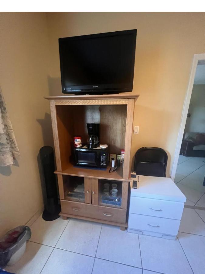 Master Room In Apartment Davie Εξωτερικό φωτογραφία